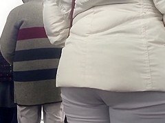 COAT COVERED BOOTY