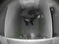 College chick examines her pussy in toilet footage