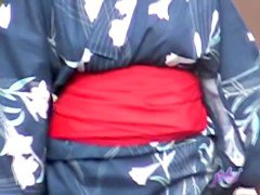 Glorious oriental broad receives sharking gift during her long walk