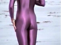 Latex swimsuit wrapping candid amateur body tightly 08c