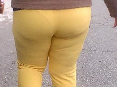 SDRUWS2 – BIG BUT PANTY LINE