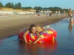 Spy nude chick picked up by cam at nude beach