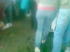 Buen culo en jeans flojitos